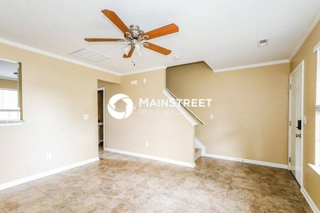 Building Photo - 3 Bedroom Pet-Friendly Home in Charlotte, NC with Main Street Renewal