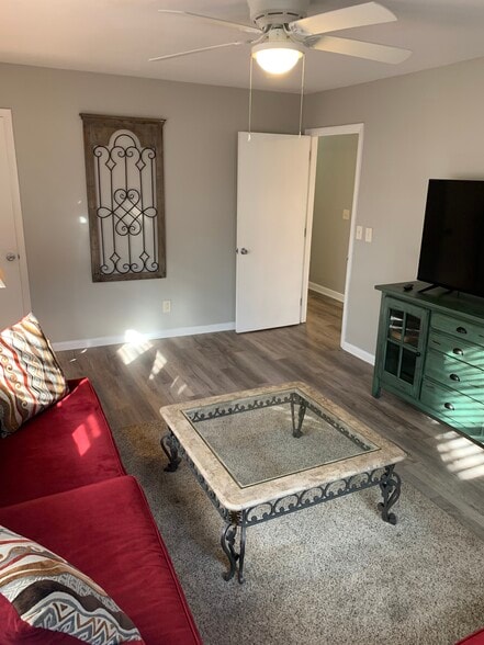 TV and entertainment center - 702 N Lee St