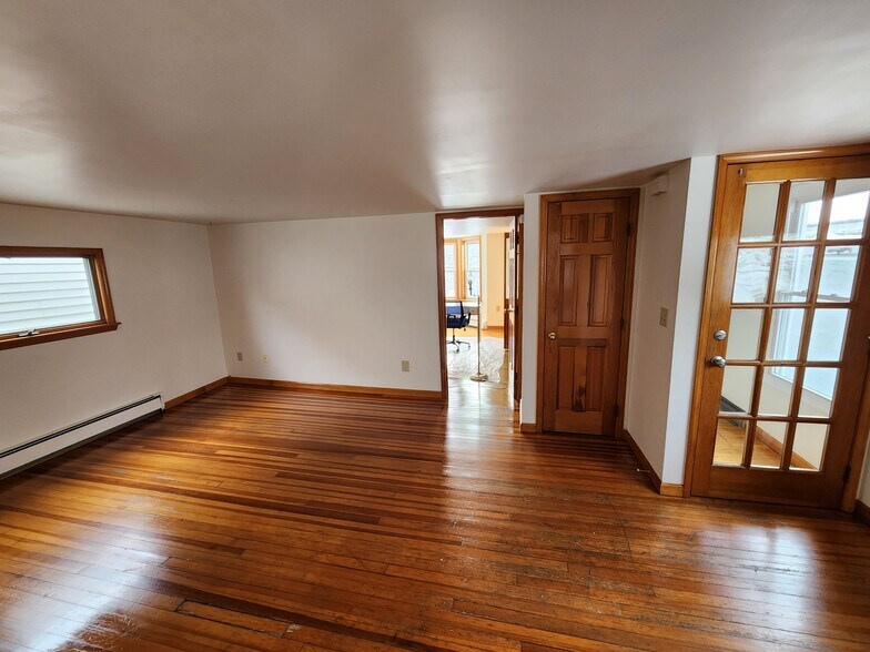 Building Photo - 95 3rd Ave