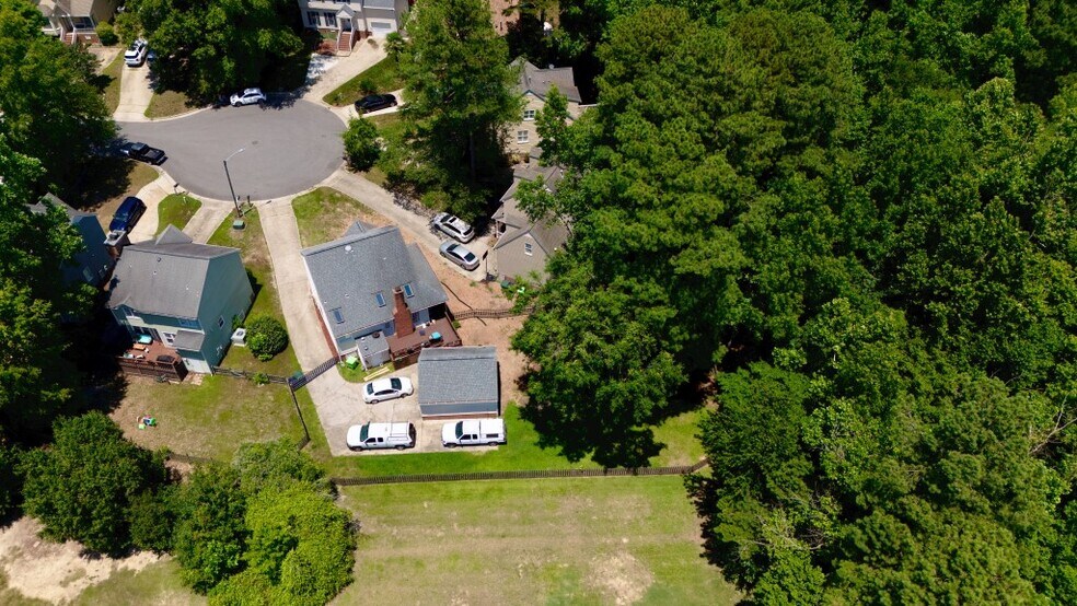 Building Photo - 4512 Emmit Dr