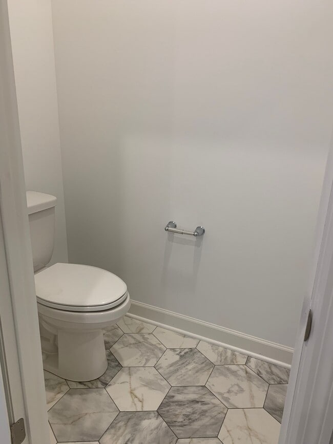 Building Photo - 1914 Prospect Ln