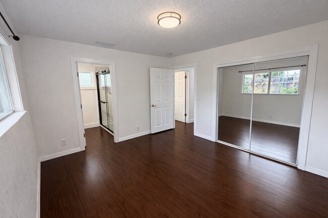Building Photo - 3 bed 2 Bath Home Recently renovated single-family home in Fairfield,