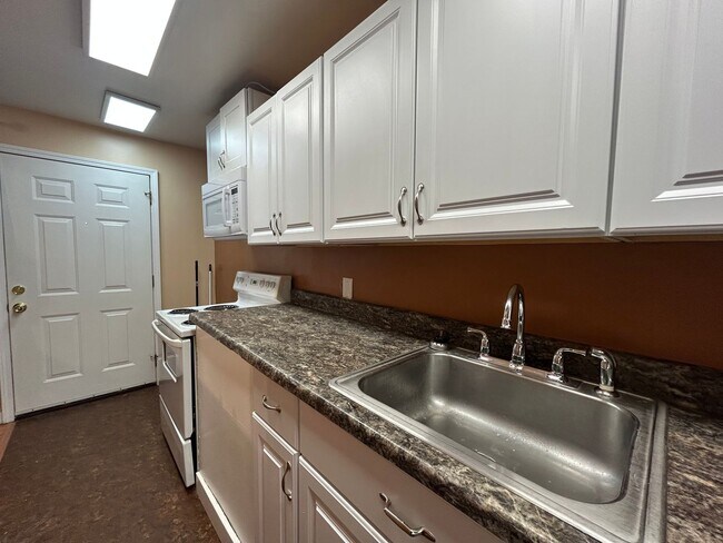 Building Photo - 80243