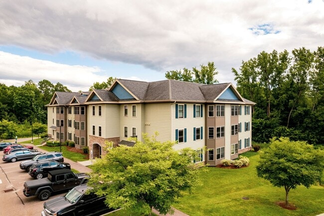 Building Photo - 2 Bedroom/ 2 Bathroom Pet Friendly Apartme...