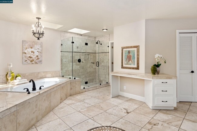 Building Photo - 2324 Saddleback Dr