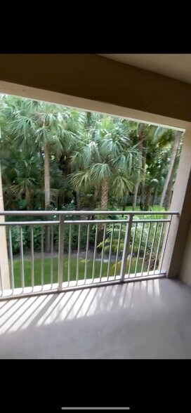 Building Photo - 6556 Emerald Dunes Dr