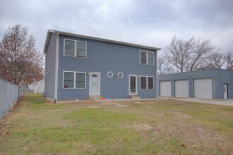 Building Photo - SL POS713