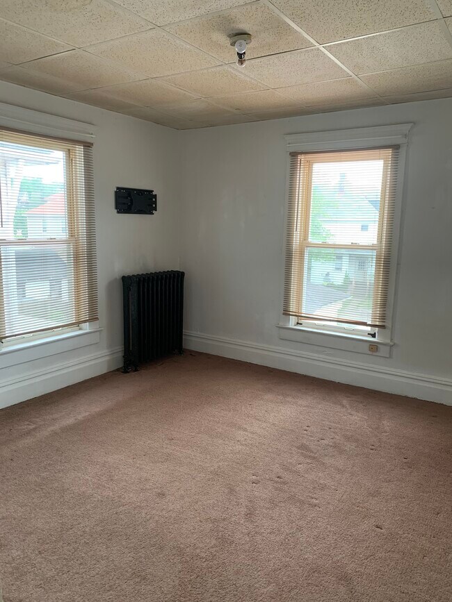 Building Photo - 216 Wilson Ave