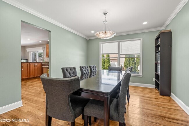 Building Photo - 7 Linden Ave