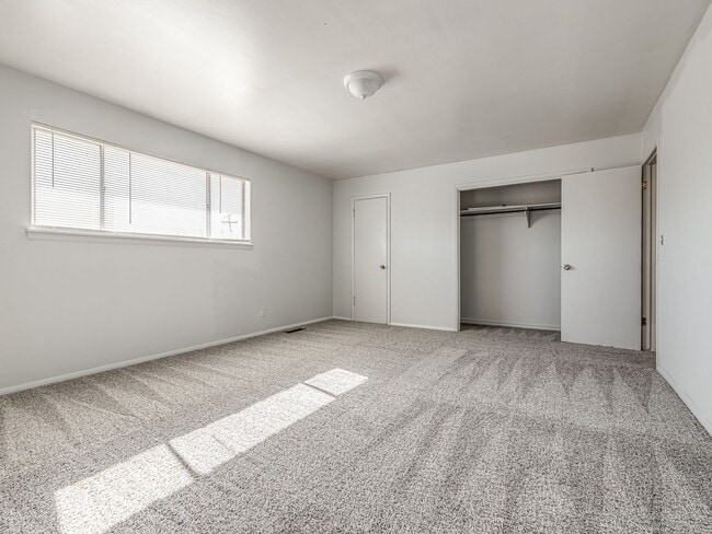 Building Photo - Updated in NE OKC for rent! Minutes to Broadway Extension/235 and Downtown!