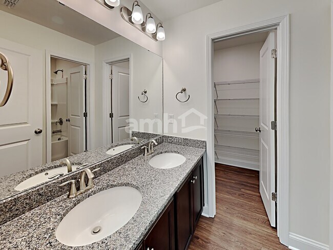 Building Photo - 3272 Brierhill Rd