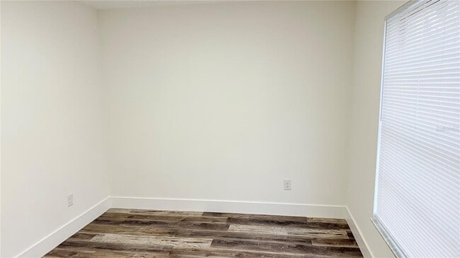 Building Photo - 205 Red Maple Dr