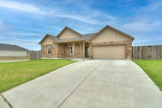 Building Photo - 3502 DeZevala - 3/Bed 2/Bath - $2195/mo