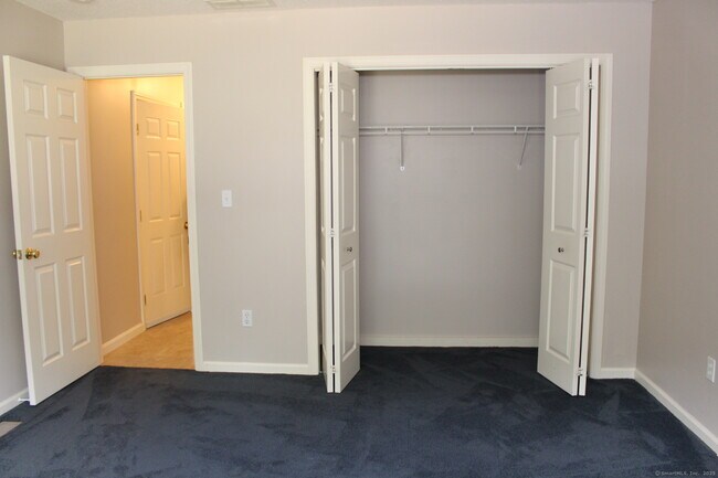 Building Photo - 304 Brainard Rd