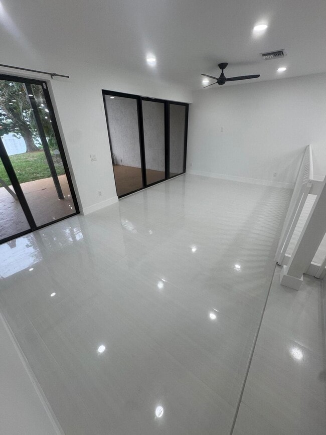 Building Photo - 12416 Westhampton Cir