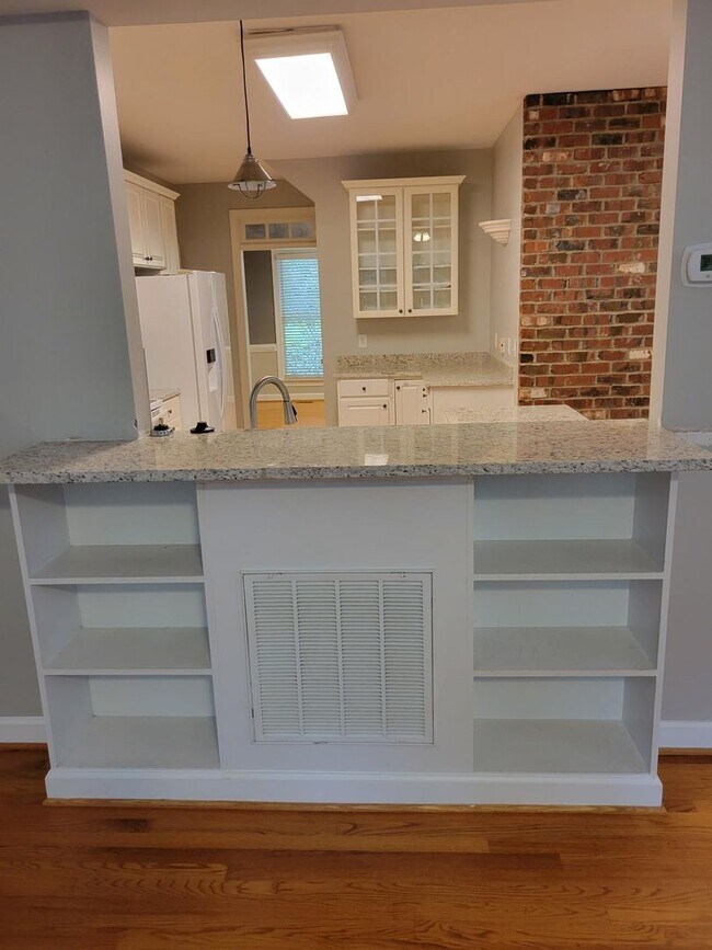 Building Photo - Awesome 4br/2.5ba in exc Cary Location! Available Now!