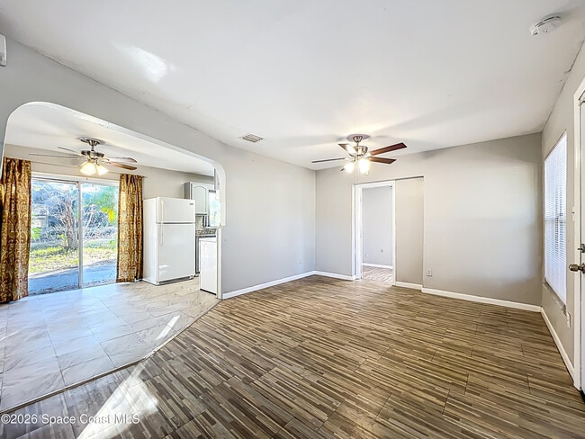 Building Photo - 1509 Bon Air Plaza