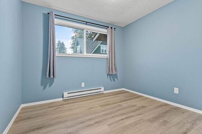 Building Photo - 2425 Spruce St