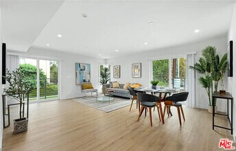 Building Photo - 5405 Hermitage Ave