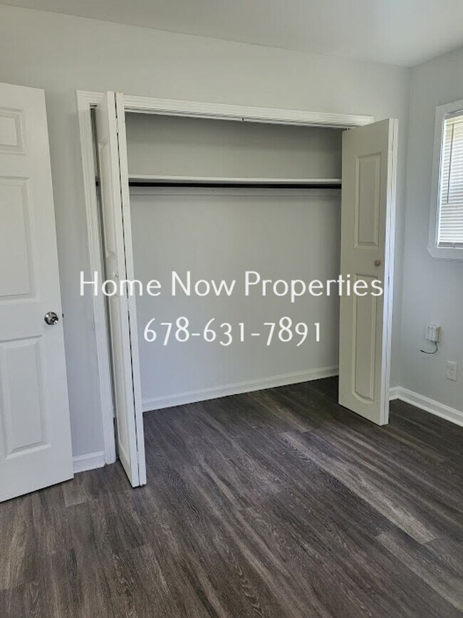 Building Photo - 2730 Pearl St