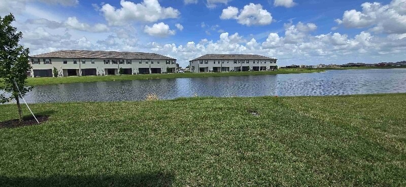 Building Photo - 15043 Sunny Day Dr