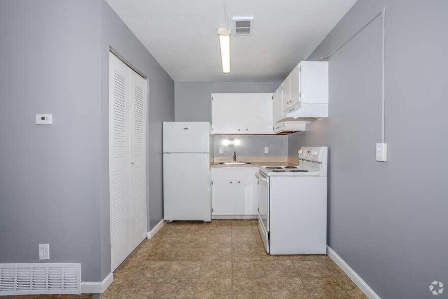 Primary Photo - Hilton Arms II LLC