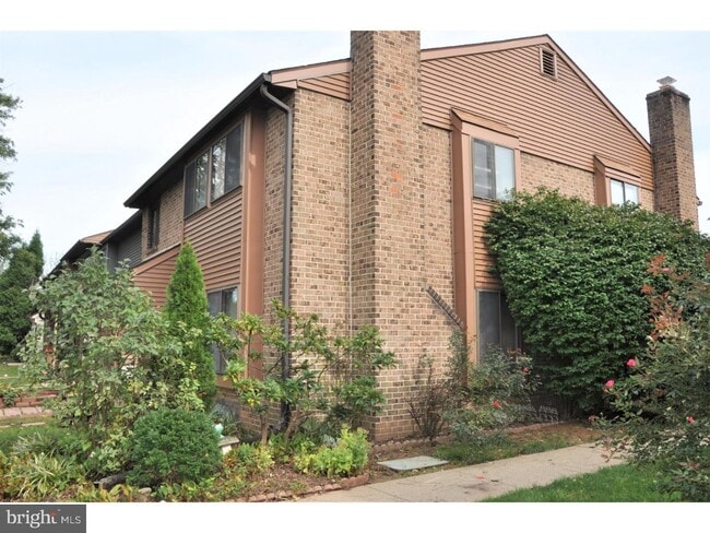 End Unit - 22 Fitzwatertown Rd