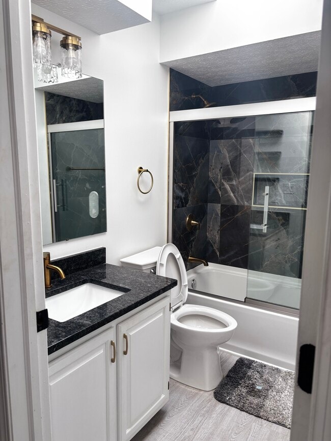 Building Photo - 437 Colony Park Dr