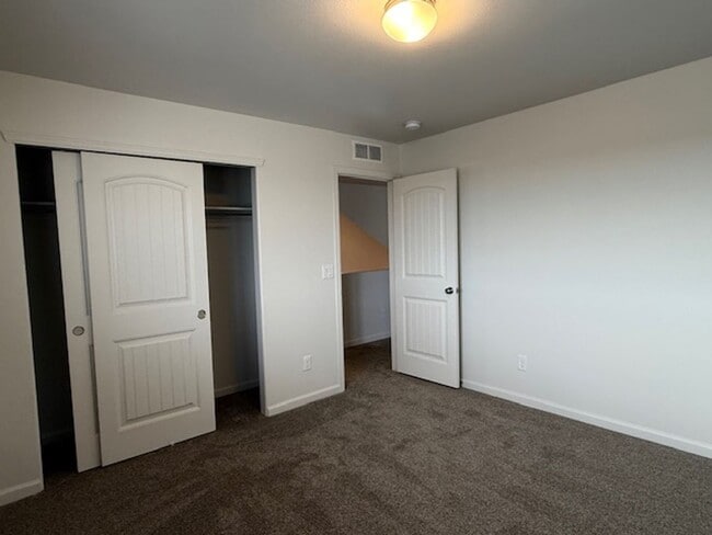 Building Photo - Fully Upgraded Executive Home For Lease