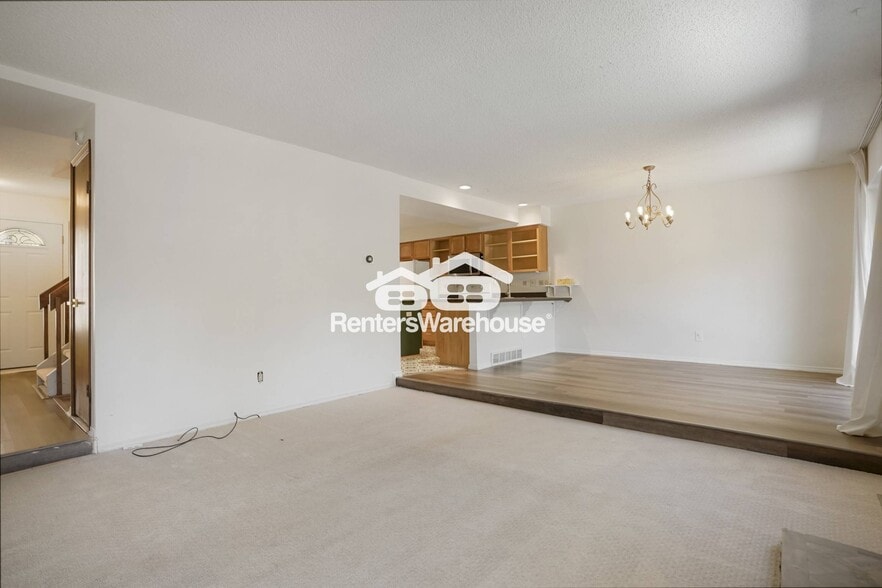 Building Photo - 1173 S Sable Blvd