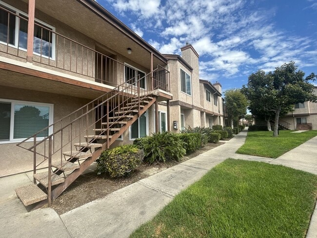 Primary Photo - $3,995! Excellent 3-Bedroom Condo! 90716!