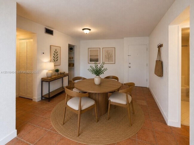 Building Photo - 1205 Mariposa Ave