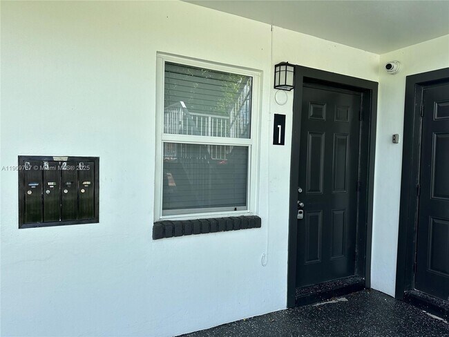 Building Photo - 3616 NE 11th Ave