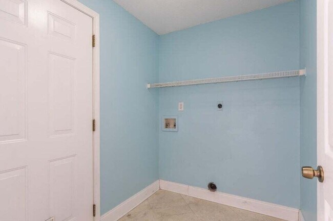 Building Photo - 27 Hidden Harbor Ln