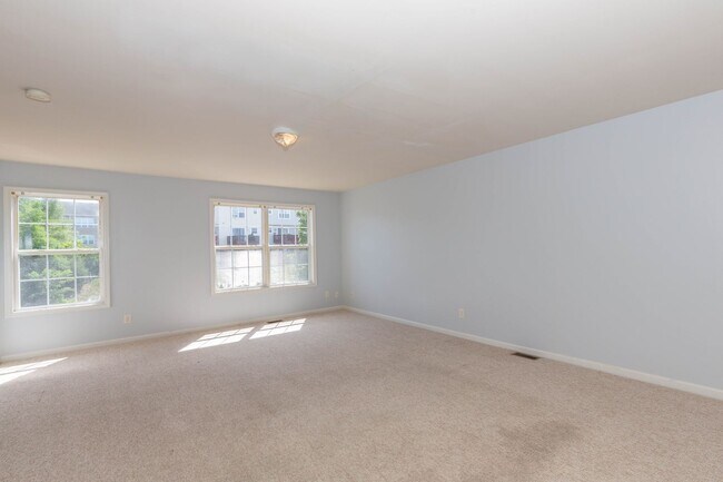 Building Photo - 3 Bed, 2.5 Bath in Martinsburg