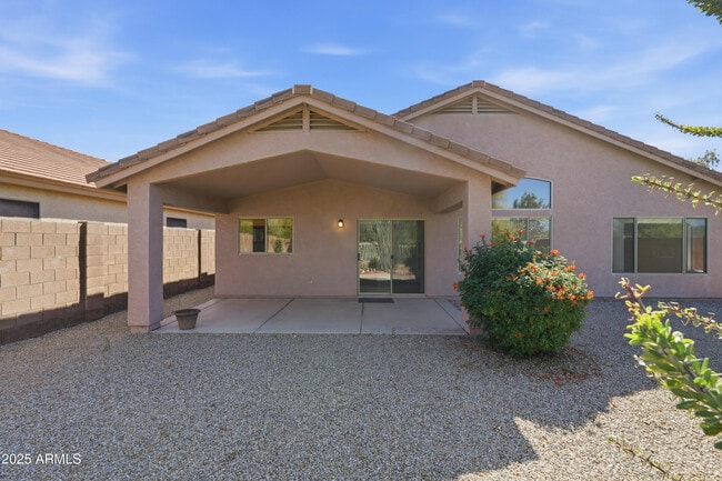 Building Photo - 4626 E Thorn Tree Dr