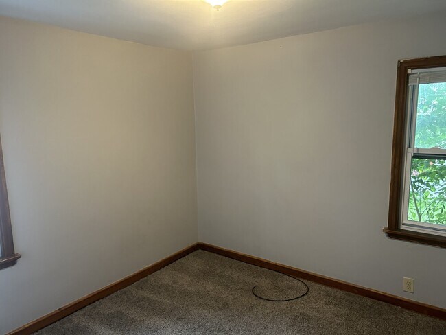 Building Photo - Off market unit for applications only.