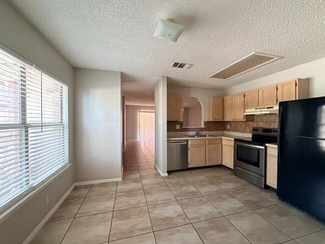 Building Photo - 7423 Corian Park Dr