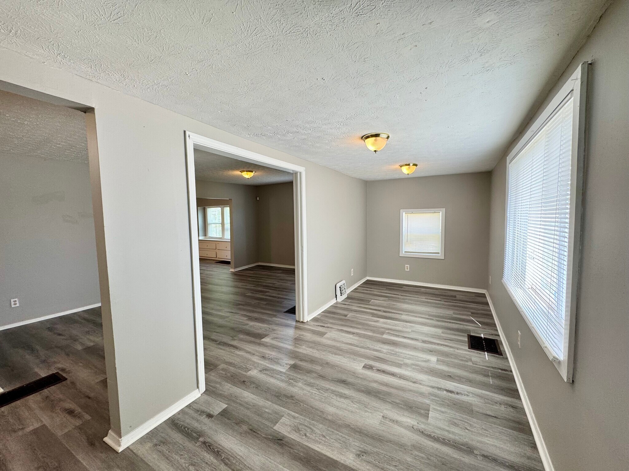 Building Photo - 1591 Bauer Blvd