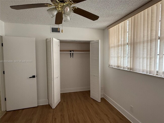 Building Photo - 9531 Seagrape Dr