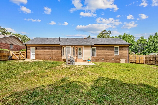 Building Photo - 2713 Leabrook Dr