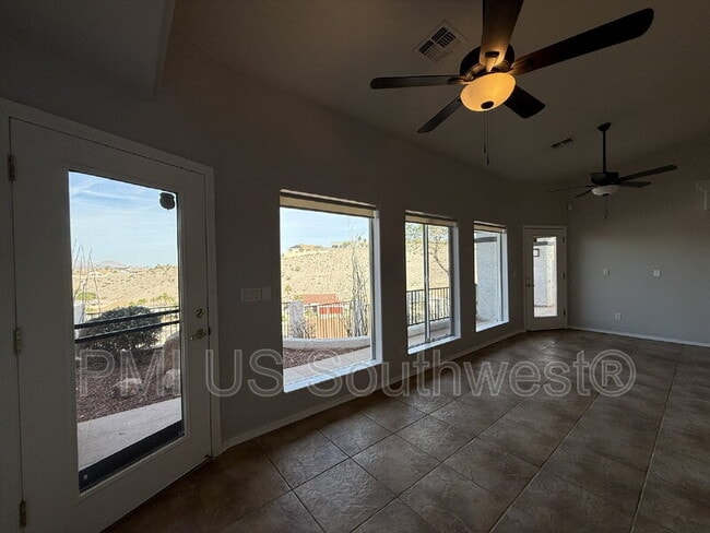 Building Photo - 2917 Desert Vista Dr