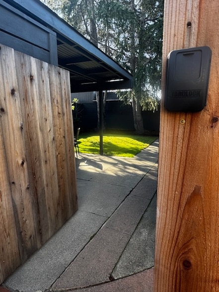 Building Photo - 9850 Springfield St