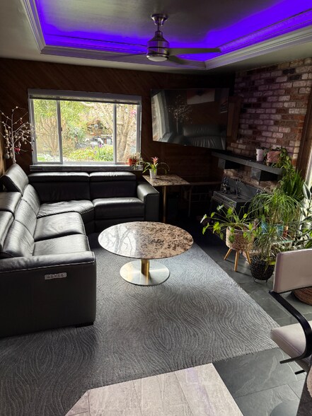 Building Photo - 2673 Sonoma Way