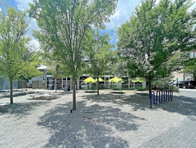 Building Photo - 1658 Indy Dr