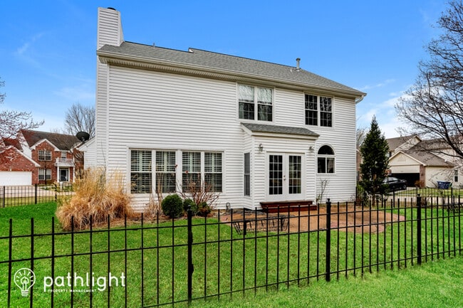 Building Photo - 903 Wellesley Pl Dr