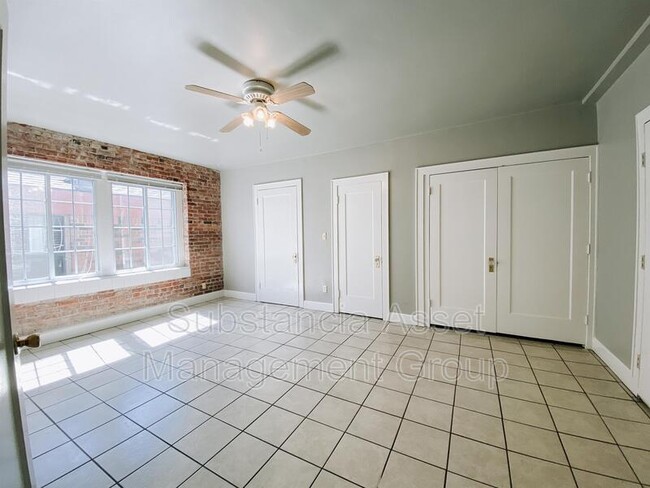 Building Photo - 518 NW 12th St