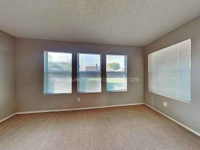 Building Photo - 9612 George Washington Dr