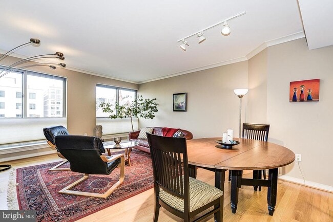 Building Photo - 777 7th St NW