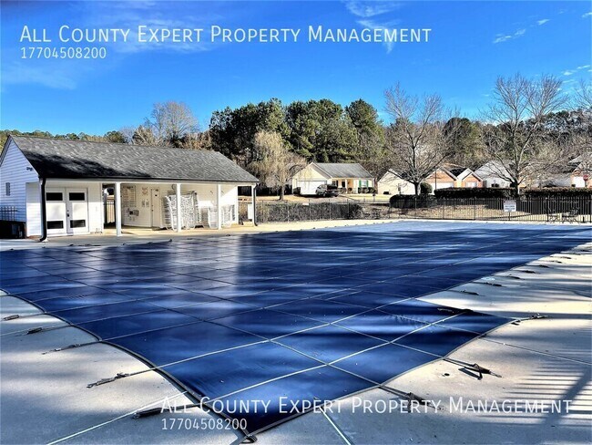 Building Photo - 520 Lazy River Ln